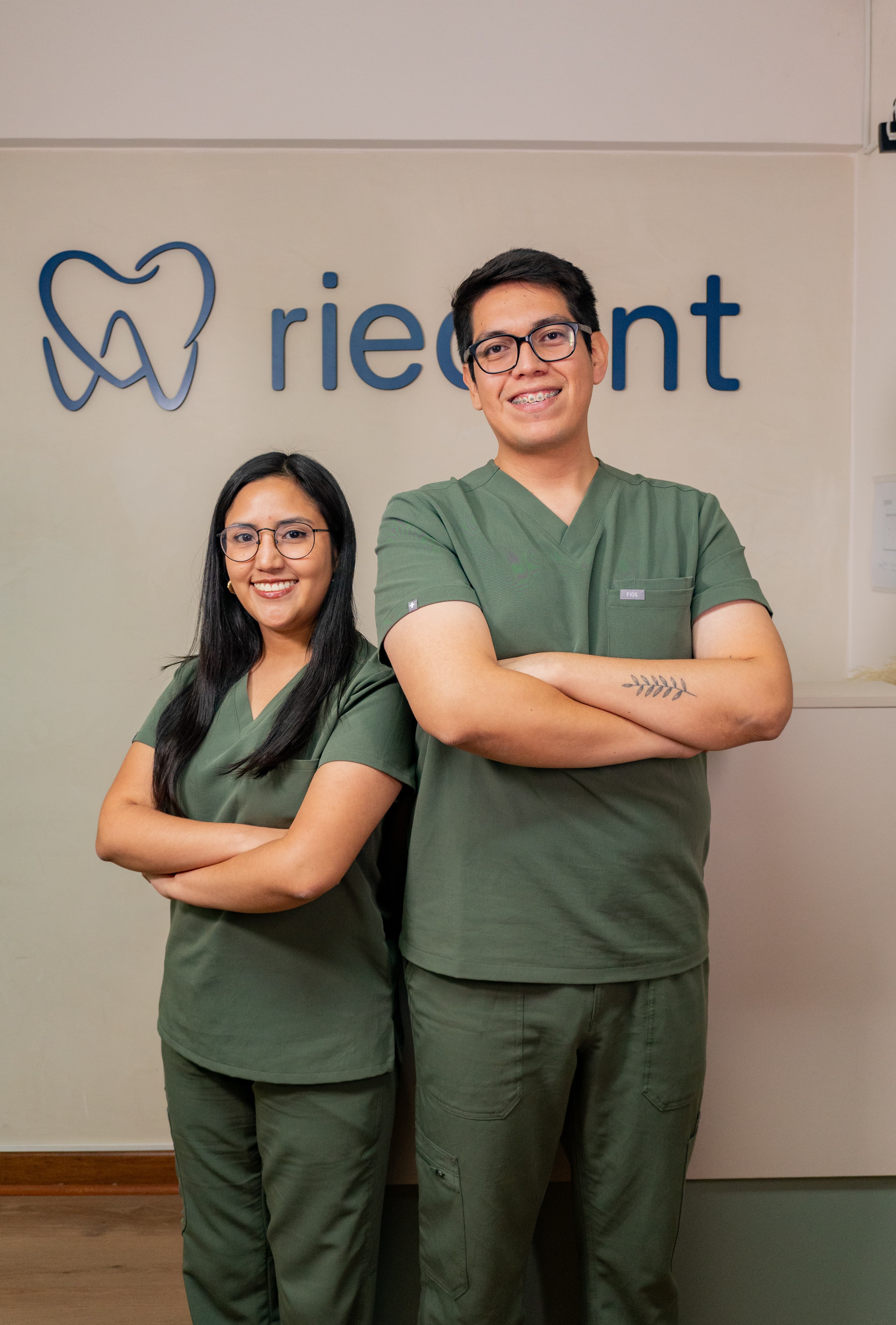 Leslie y Benjamin, equipo de Riedent