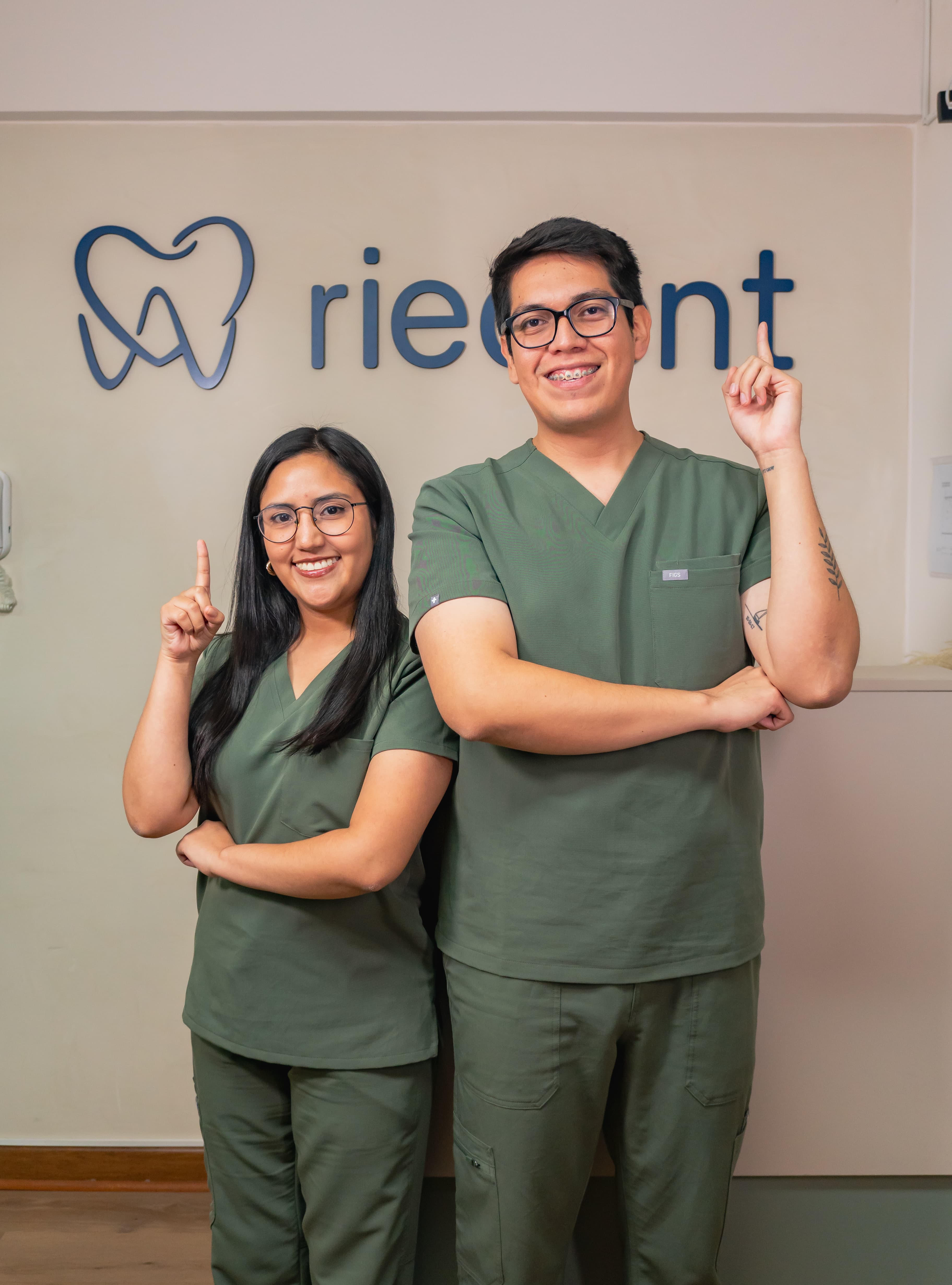 Leslie y Benjamin, equipo de Riedent